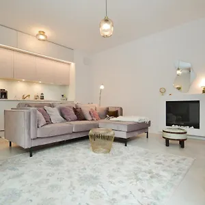 Garnizon Z Ogródkiem Apartament